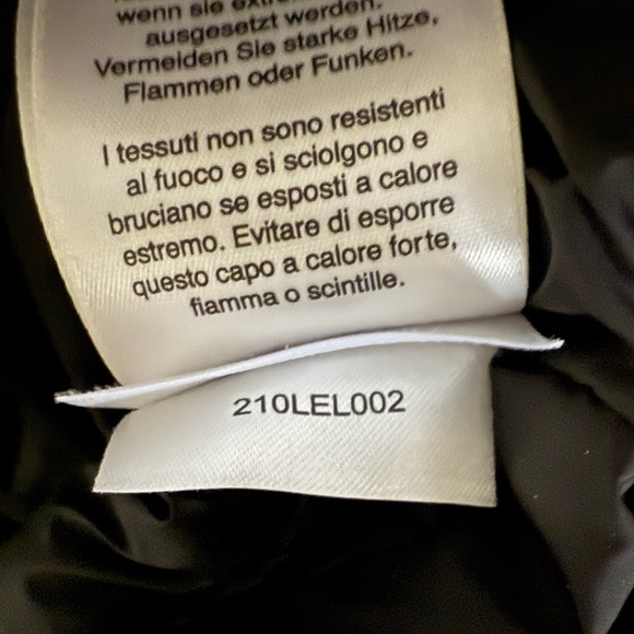 Mountain Hardwear Black Men's Down Jacket (Subzero) - Picture 13 of 13